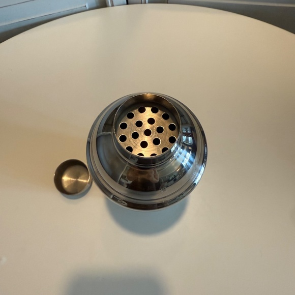 Stainless Steel Cocktail Shaker - Made in Japan - Picture 3 of 6